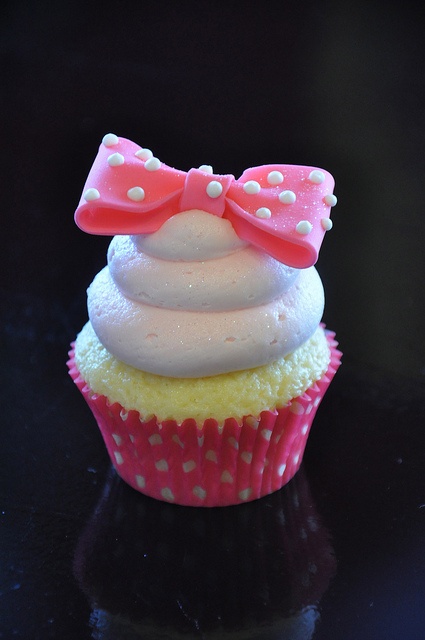 Minnie_Mouse_Inspired_Cupcake
